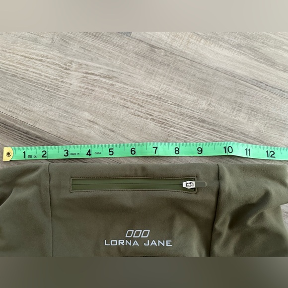 Lorna Jane High Waist Running Tights โ Olive (S) - Picture 4 of 5